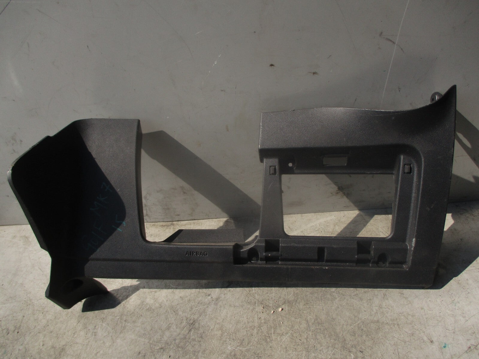 2015 VOLKSWAGEN GOLF MK7 OSF DRIVER FRONT LOWER DASHBOARD TRIM 5G2858367
