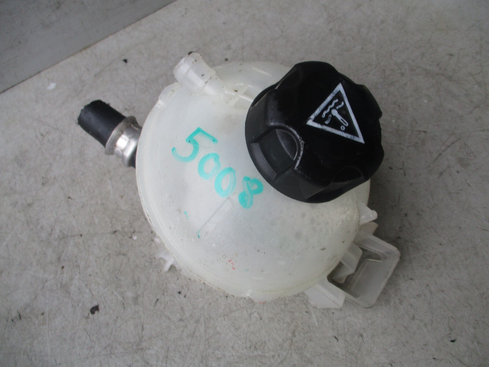 2013 PEUGEOT 5008 MK1 COOLANT WATER EXPANSION TANK OVERFLOW