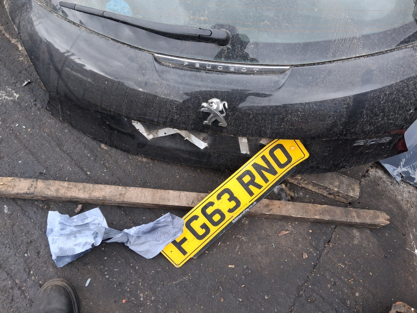 2014 PEUGEOT 208 COMPLETE REAR BOOTLID TAILGATE PEARL BLACK KTV
