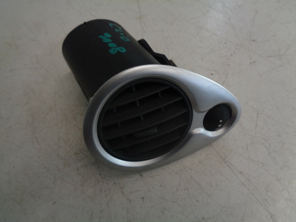 RENAULT CLIO MK3 2008 NS PASSENGER SIDE FRONT AIR VENT D6246242