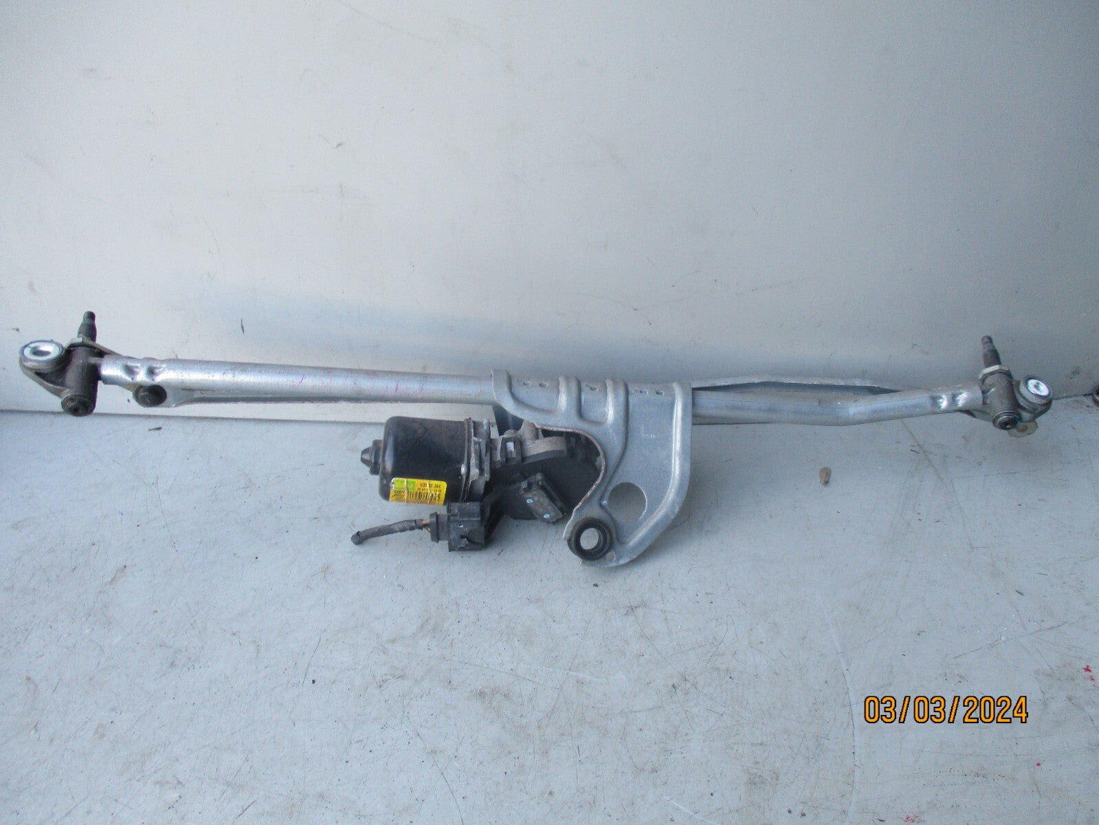 BMW MINI R55 2010 FRONT WINDSCREEN WIPER MOTOR LINKAGES 53555304
