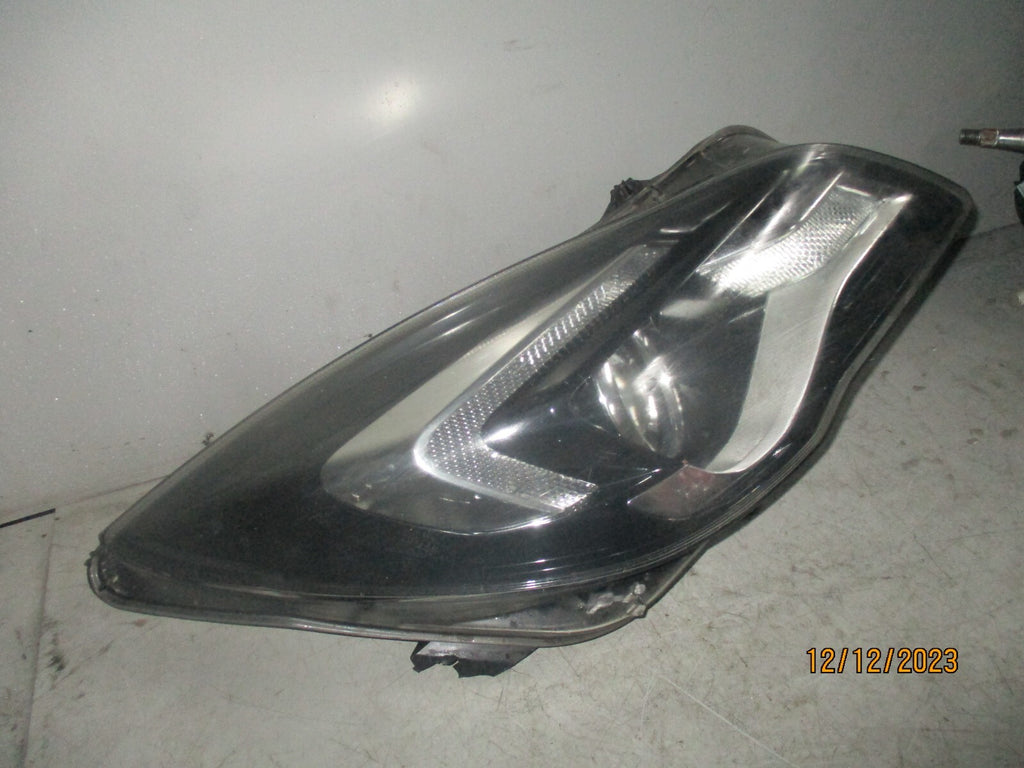 VAUXHALL INSIGNIA 2014 FACELIFT OSF DRIVER FRONT HEADLIGHT 13409909 BROKEN TABS