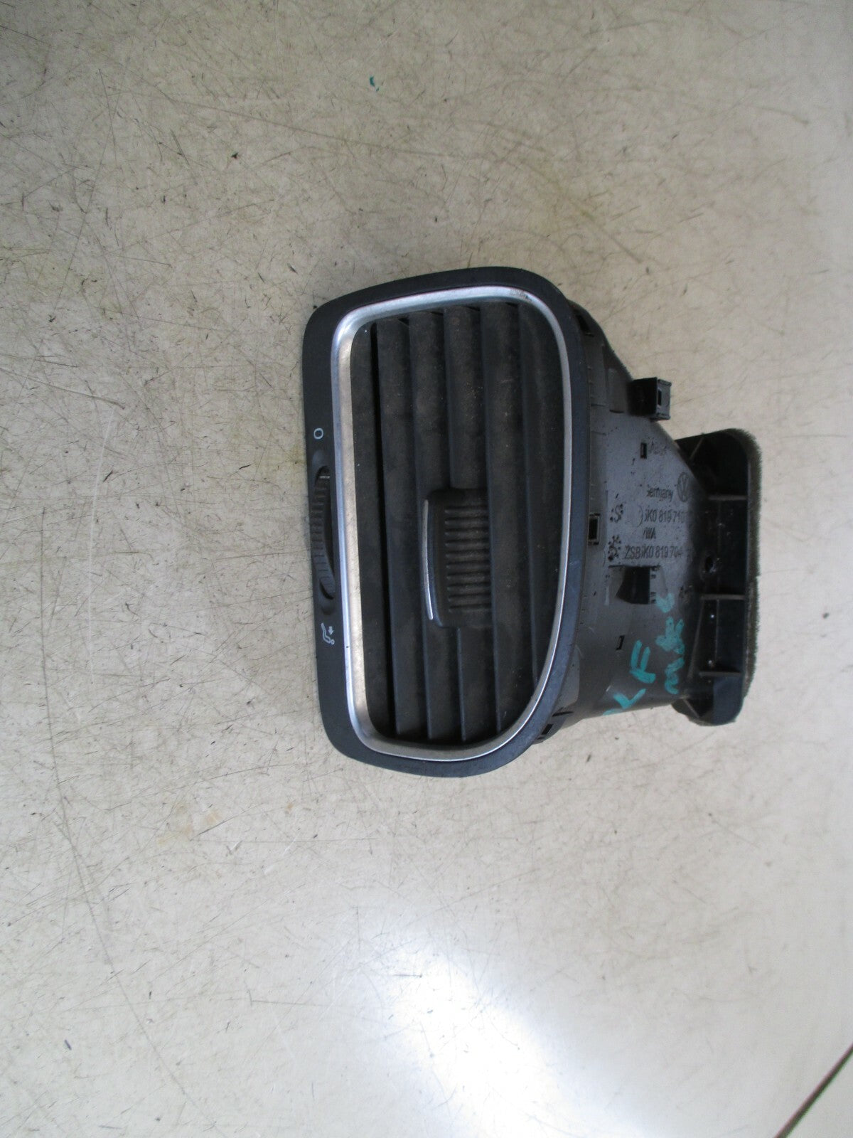 VOLKWAGEN GOLF MK6 2010 OS DRIVER SIDE FRONT HEATER VENT 5K0819710D