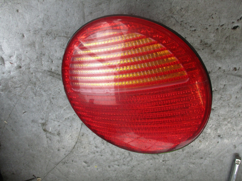 VW VOLKSWAGEN BEETLE NSR PASSENGER SIDE REAR LIGHT REAR LEFT