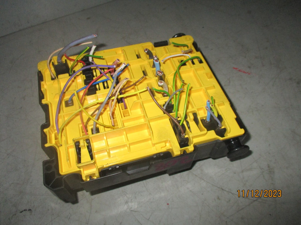 PEUGEOT 208 2018 1.2 PETROL FUSE BOX MODULE 9804848480