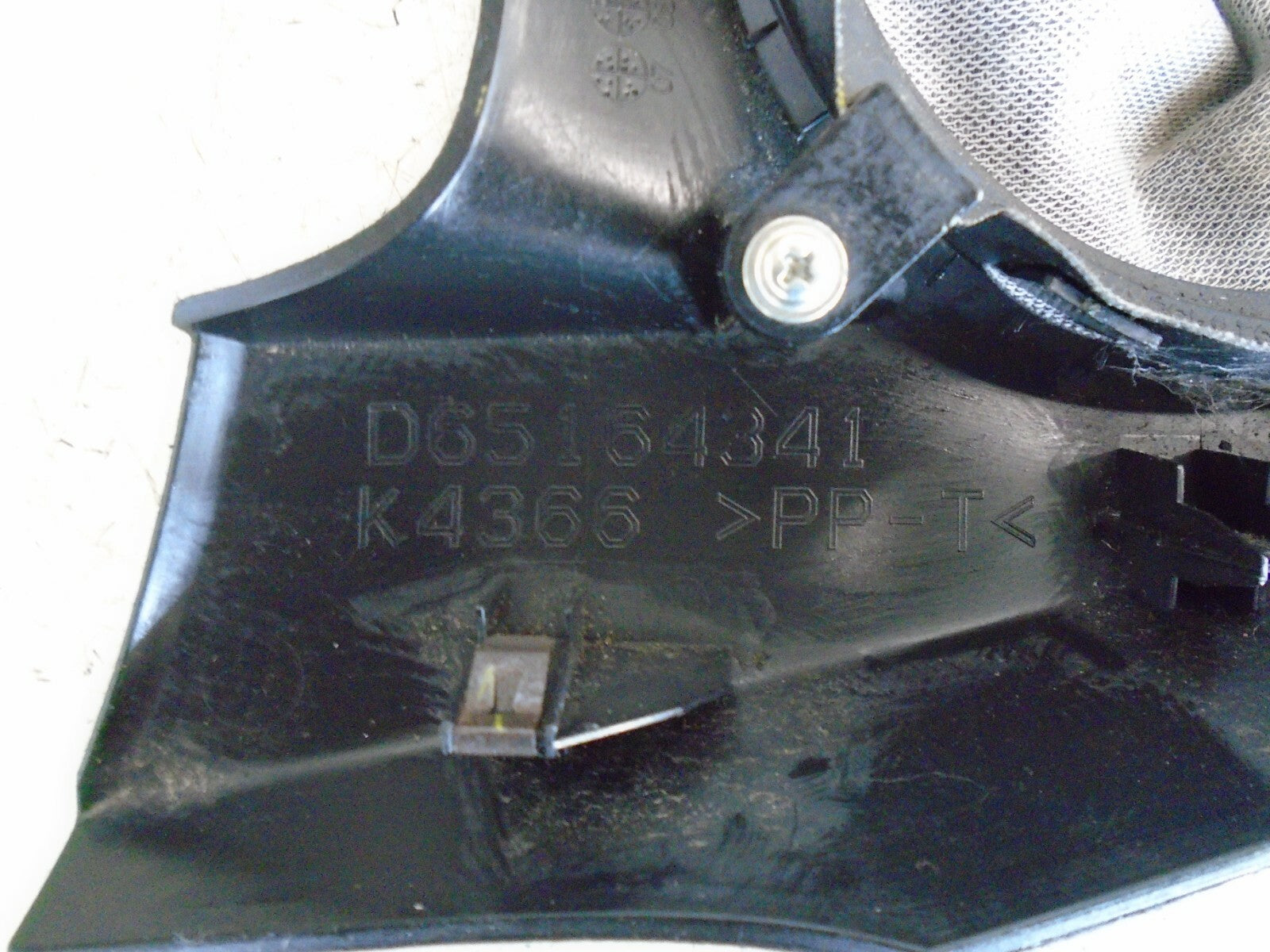 MAZDA 2 MANUAL GEAR SHIFT CONTROL SURROUND D65164341