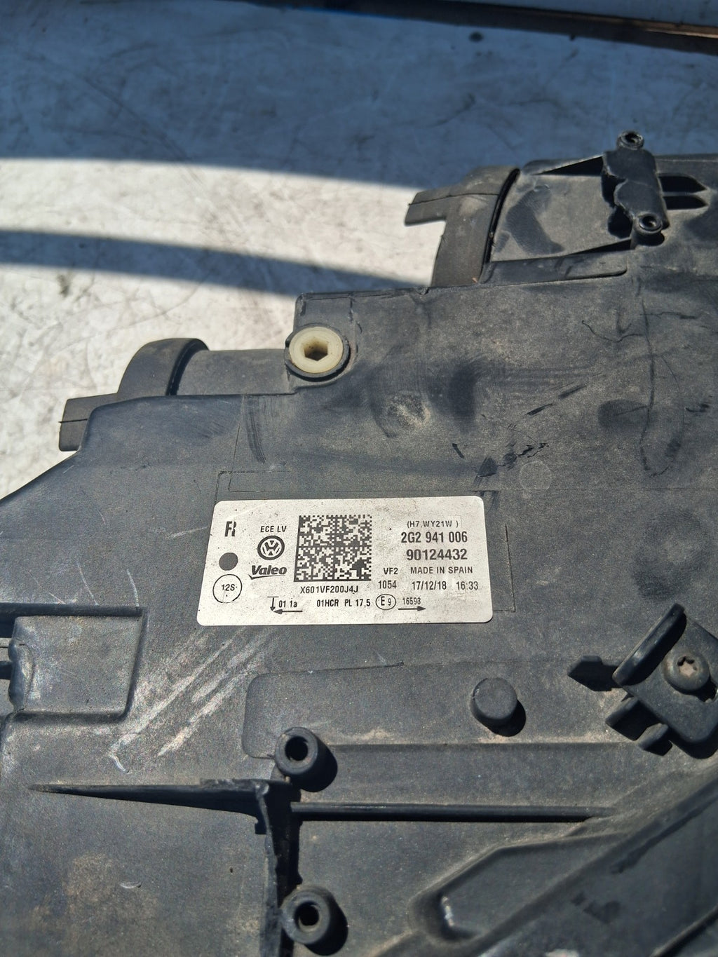 2019 VOLKSWAGEN POLO DRIVER SIDE FRONT HEAD LIGHT 2G2941006