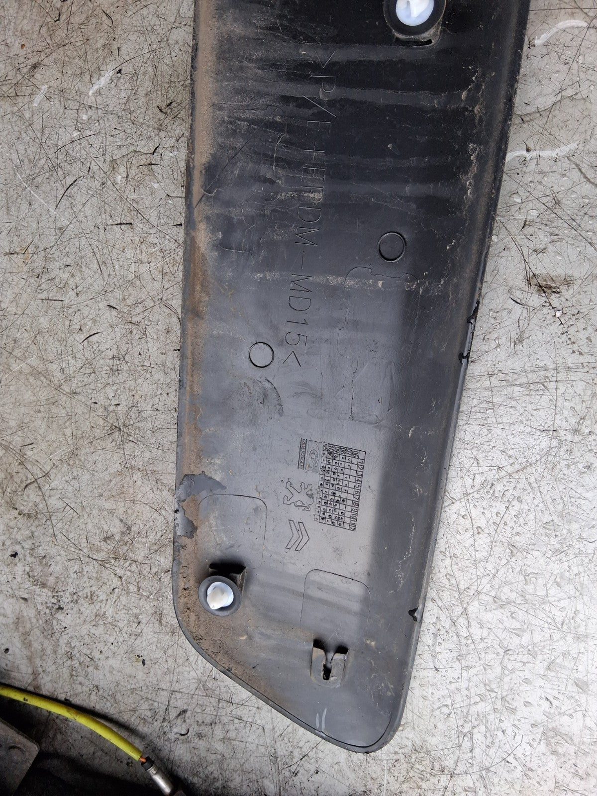 2018 CITROEN BERLINGO MK2 OSR DRIVER SIDE REAR DOOR MOULDING TRIM 9681644777