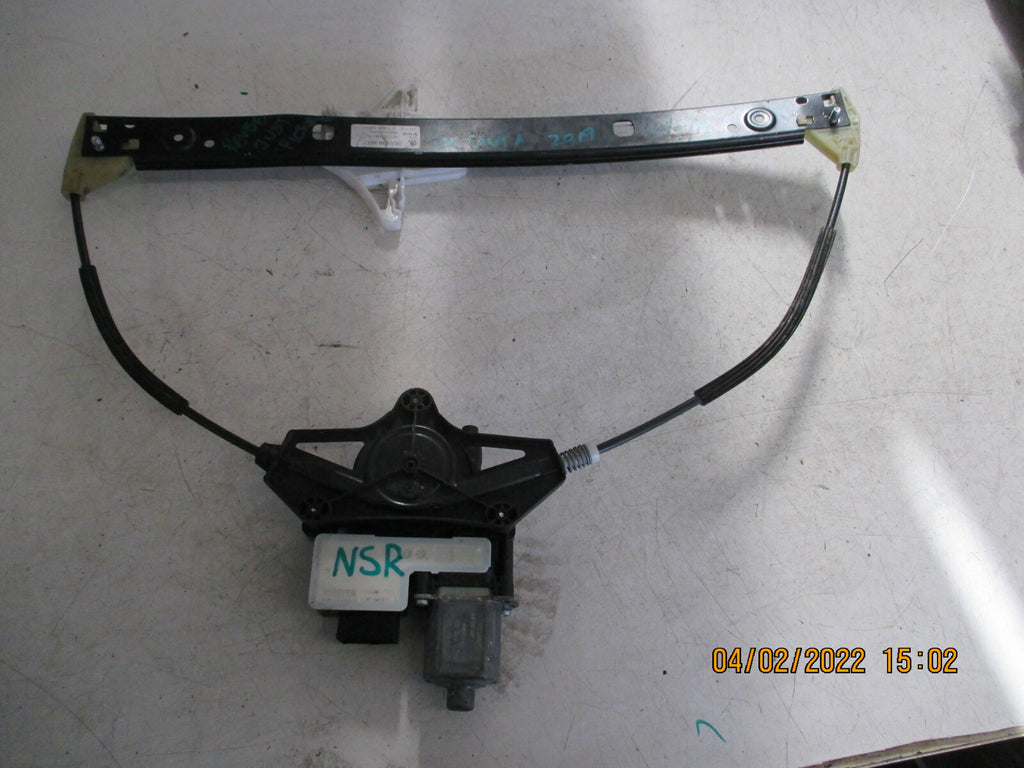 SKODA OCTAVIA 2019 NSR PASSENGER SIDE REAR WINDOW REGULATOR MOTOR 5E0839461 BENT