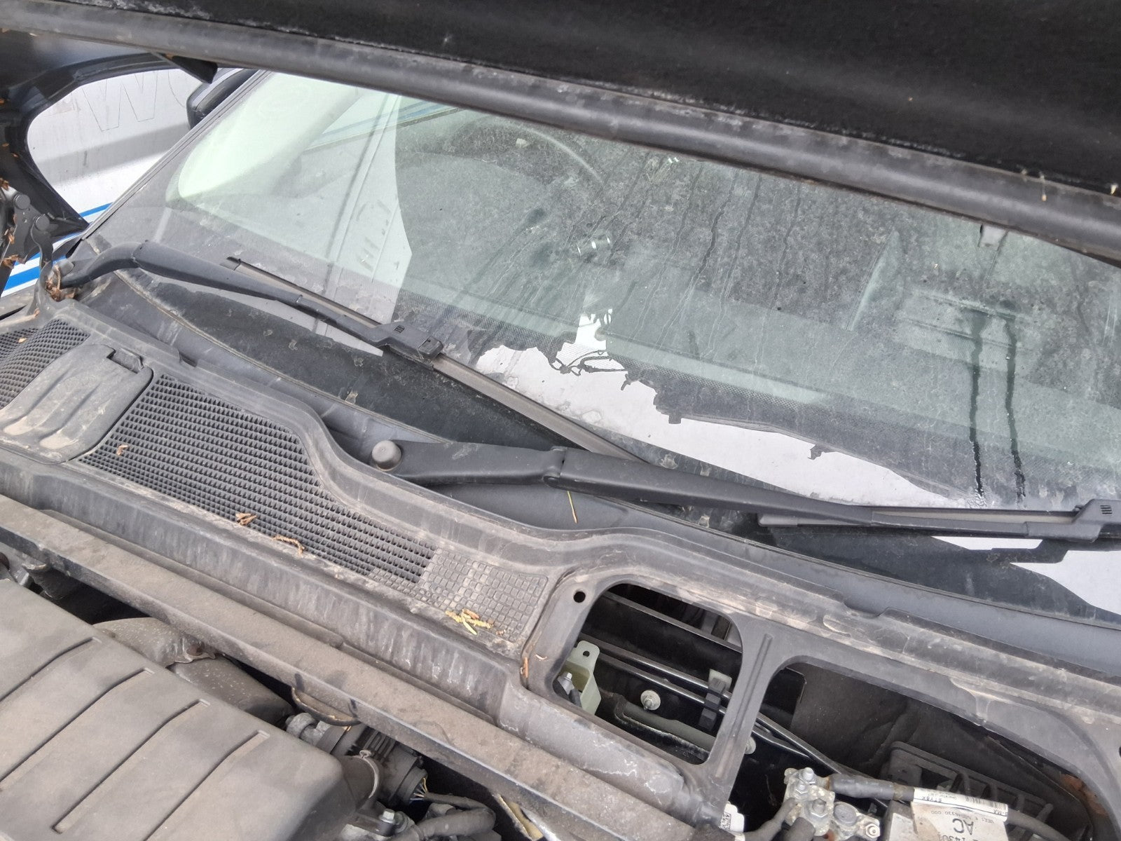 2016 RANGE ROVER EVOQUE L538 FRONT WINDSCREEN WIPER ARMS AND BLADE PAIR