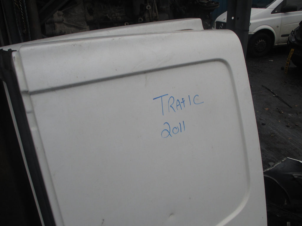 VAUXHALL VIVARO RENAULT TRAFIC MK1 2011 OSR DRIVER SIDE REAR DOOR WHITE