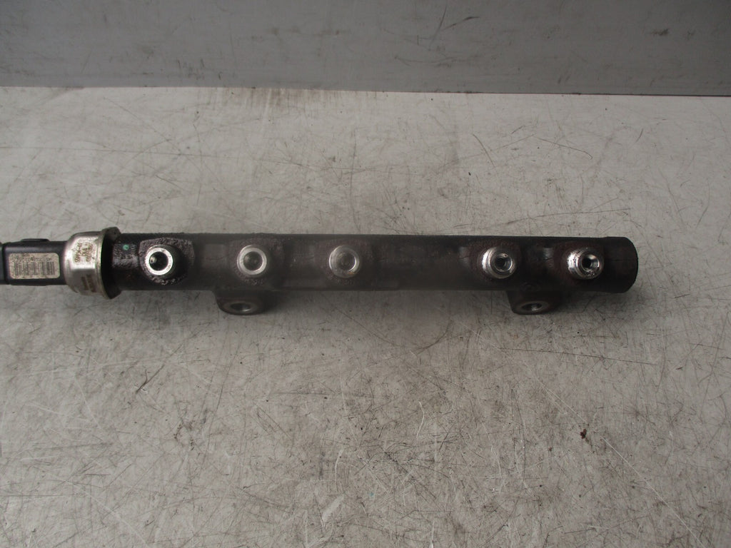 2013 VOLVO S60 MK2 1.6 DIESEL FUEL INJECTOR RAIL 9685297580