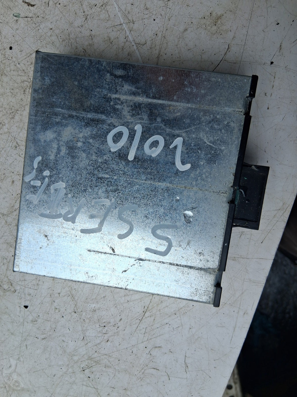 2014 BMW 5 SERIES F10 VOLTAGE CONVERTER ECU 9233143