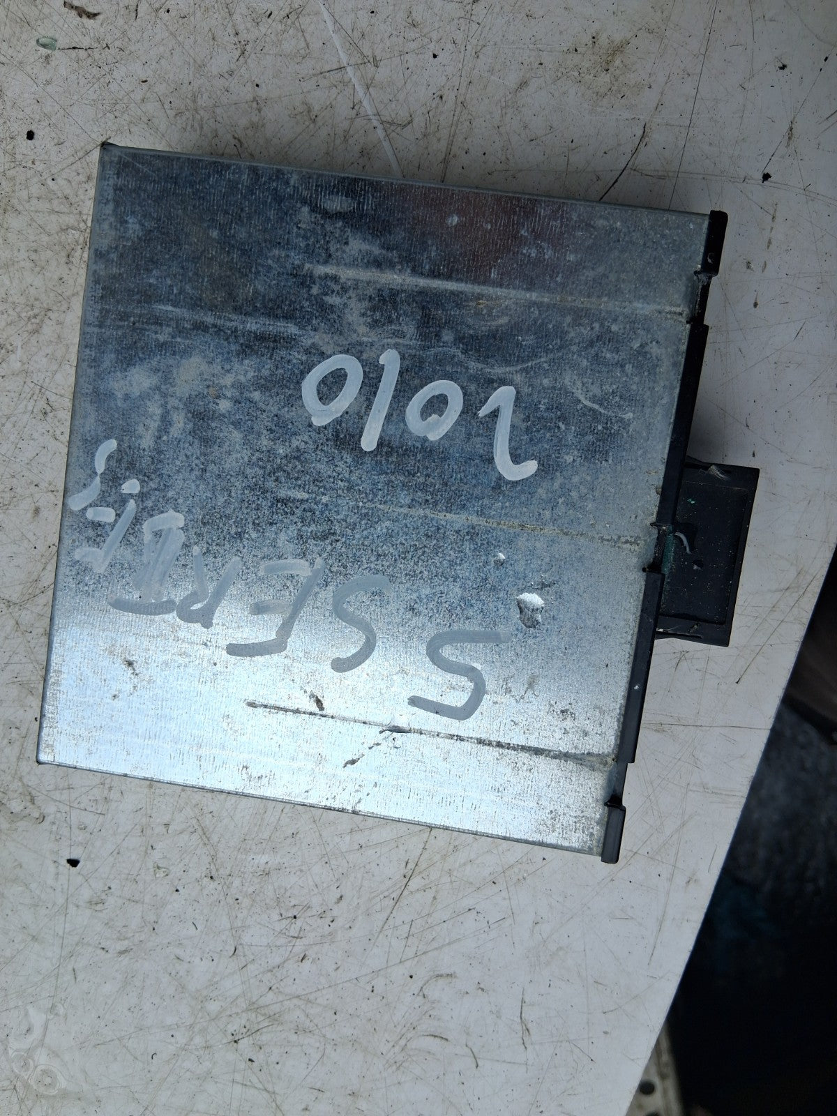 2014 BMW 5 SERIES F10 VOLTAGE CONVERTER ECU 9233143