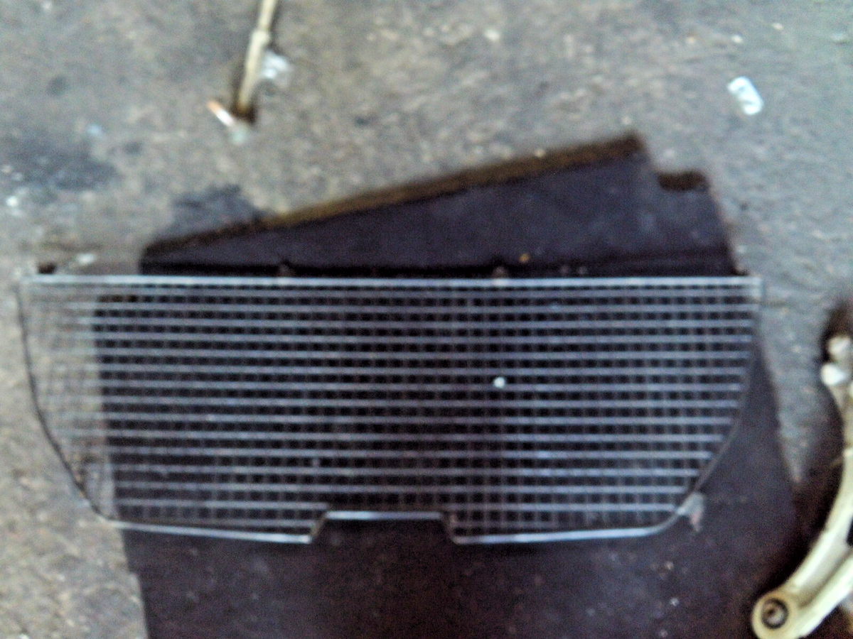 UNBRANDED METAL DOG GUARD CAGE