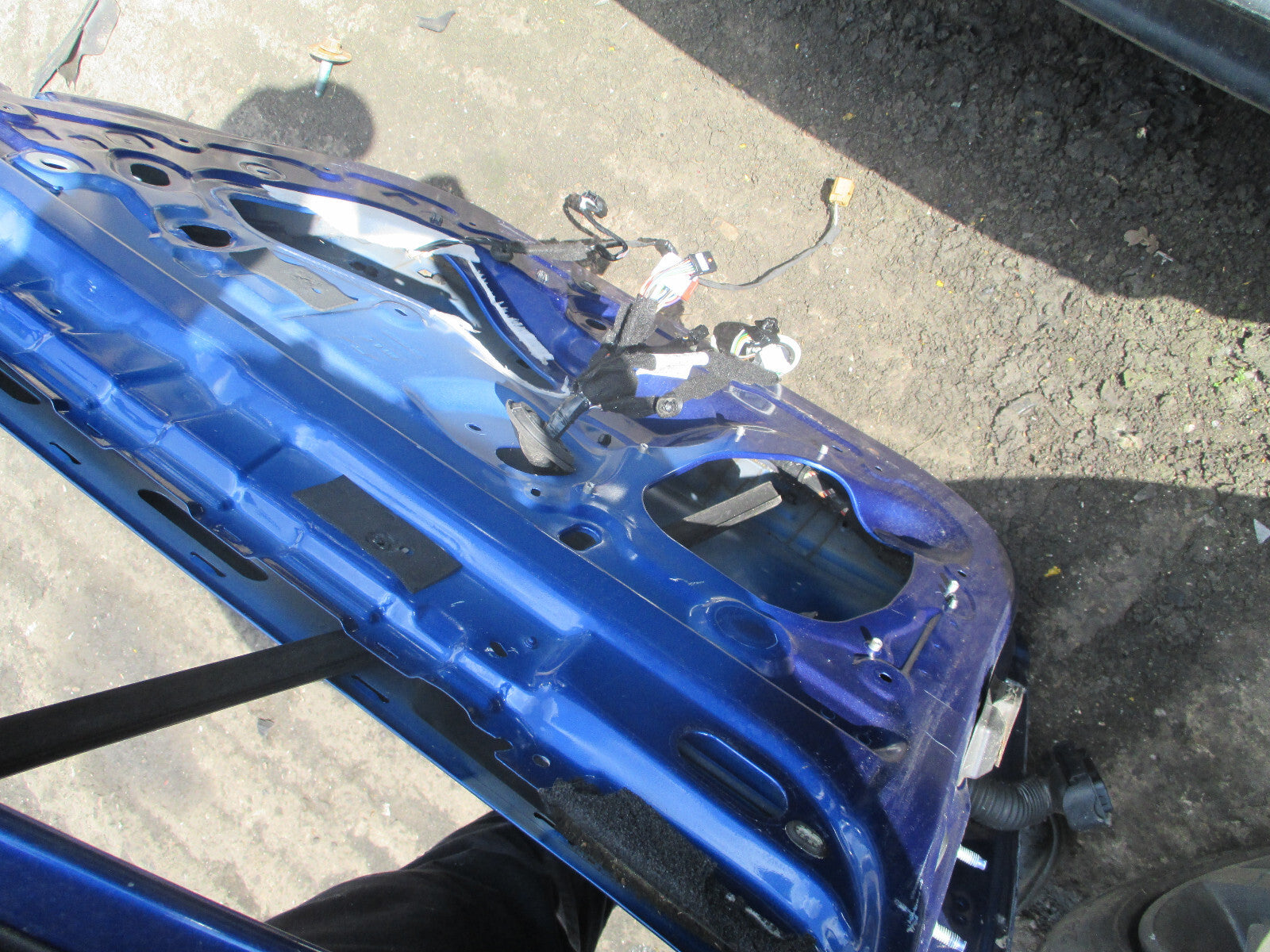 RENAULT CLIO MK4 2018 OSF DRIVER SIDE FRONT BARE DOOR BLUE TERQH