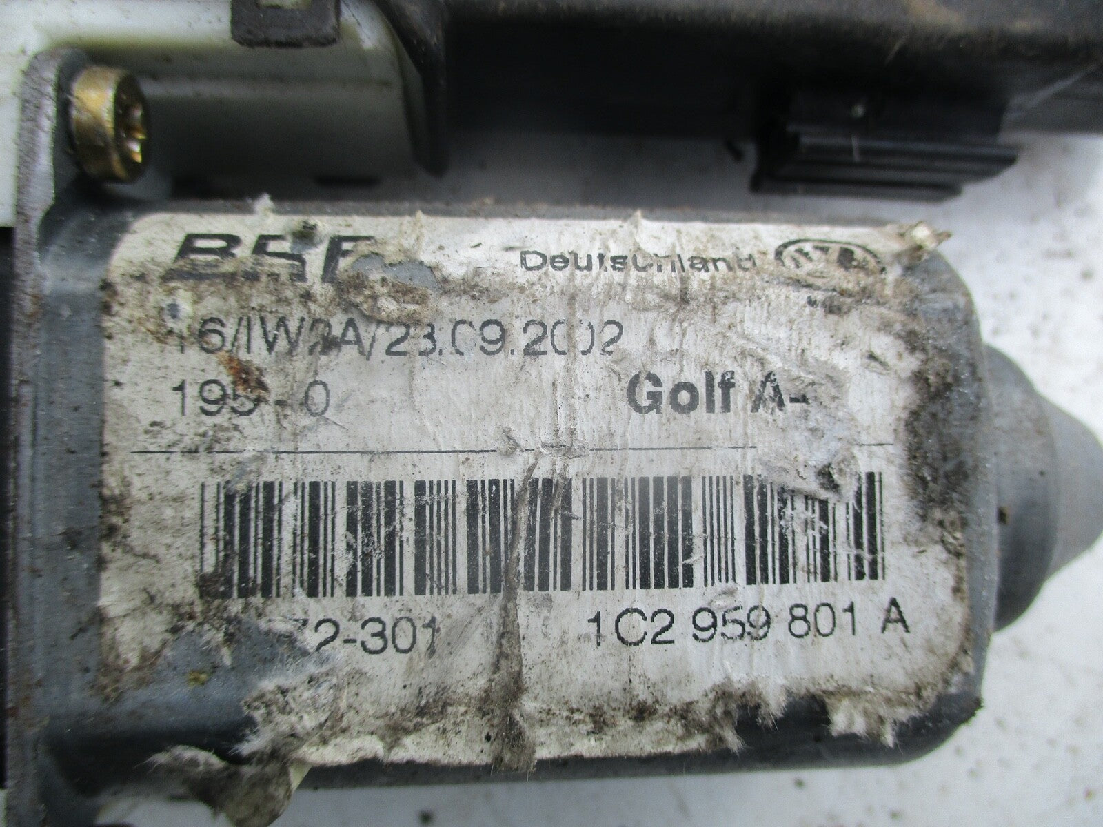 VW VOLKSWAGEN GOLF MK4 BORA NSF PASSENGER SIDE FRONT WINDOW MOTOR 1C2 959 801 A