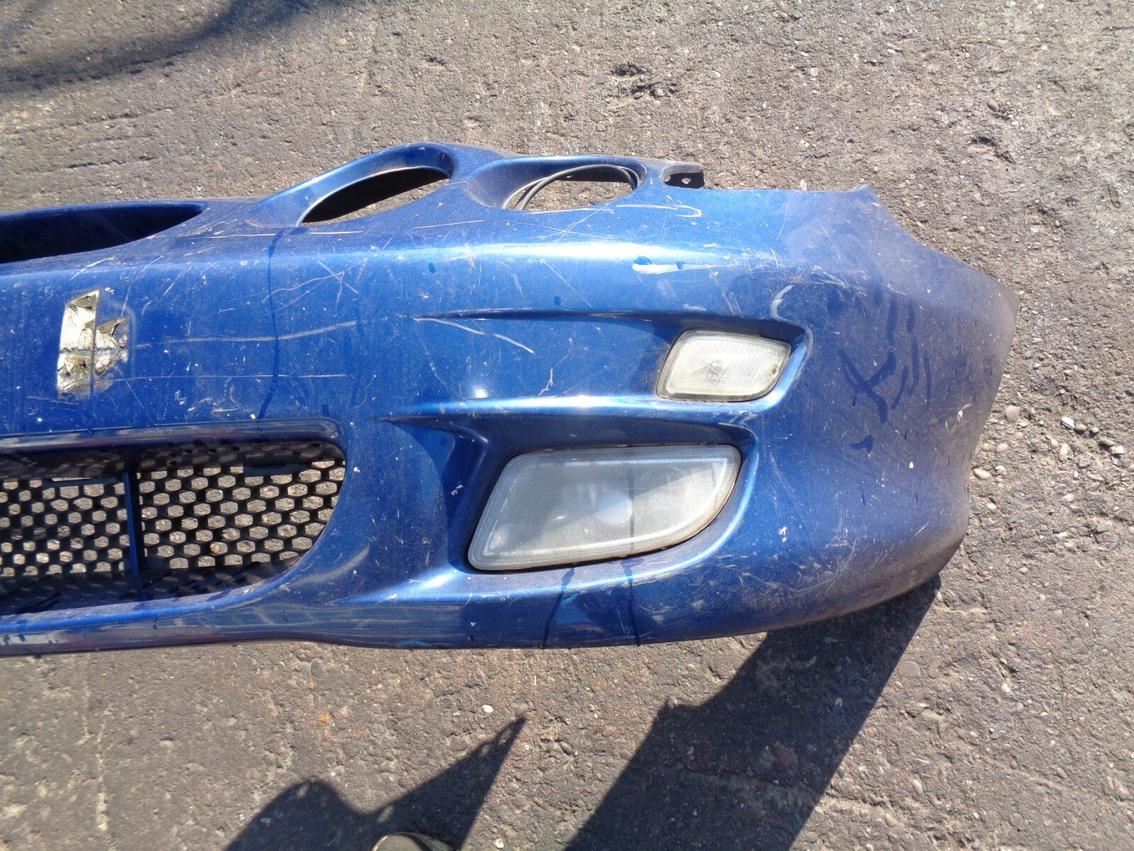HYUNDAI COUPE BLUE FRONT BUMPER WITH FOG LIGHTS AND INDICATORS 1999 -2000 MK1