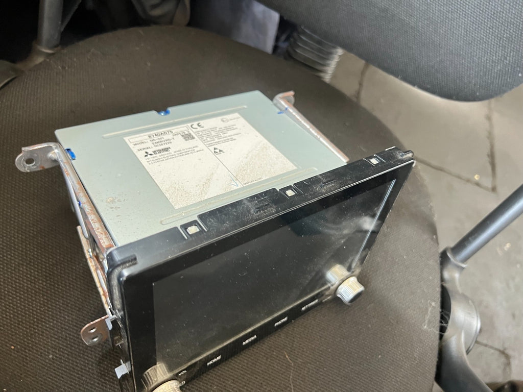 2020 MITSUBISHI ASX DISPLAY SCREEN RADIO STEREO SAT NAV HEAD UNIT 8740A075
