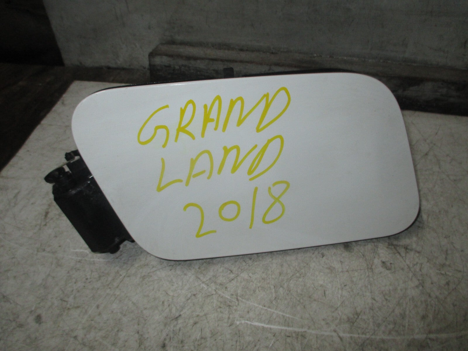 VAUXHALL GRANDLAND X 2018 FUEL FILLER FLAP WHITE YP000108