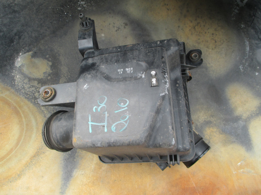 HYUNDAI I30 2010 1.6 DIESEL AIR FILTER BOX 281002H200