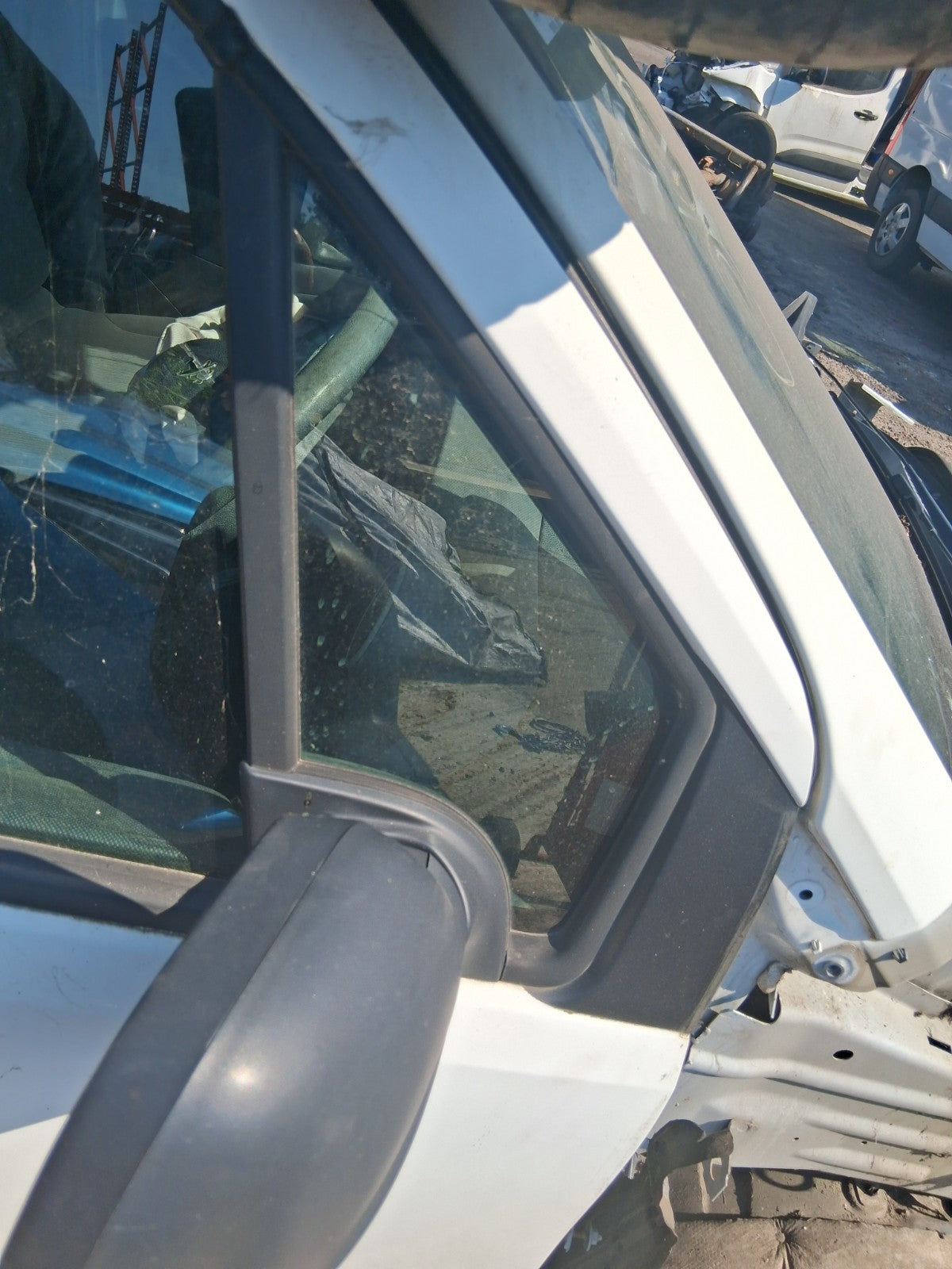 2015 PEUGEOT PARTNER MK2 OSF DRIVER SIDE FRONT RIGHT QUARTER WINDOW GLASS