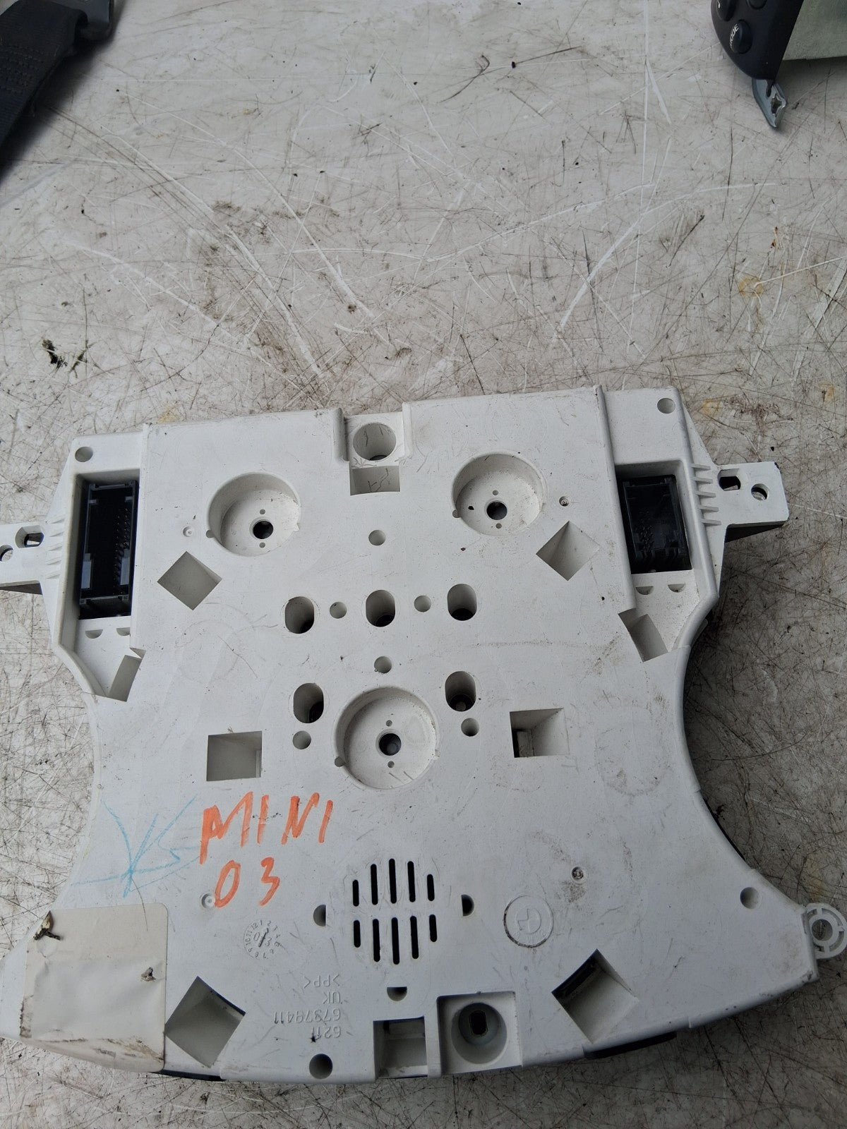 2003 MINI SPEEDOMETER SURROUND TRIM 62116928883