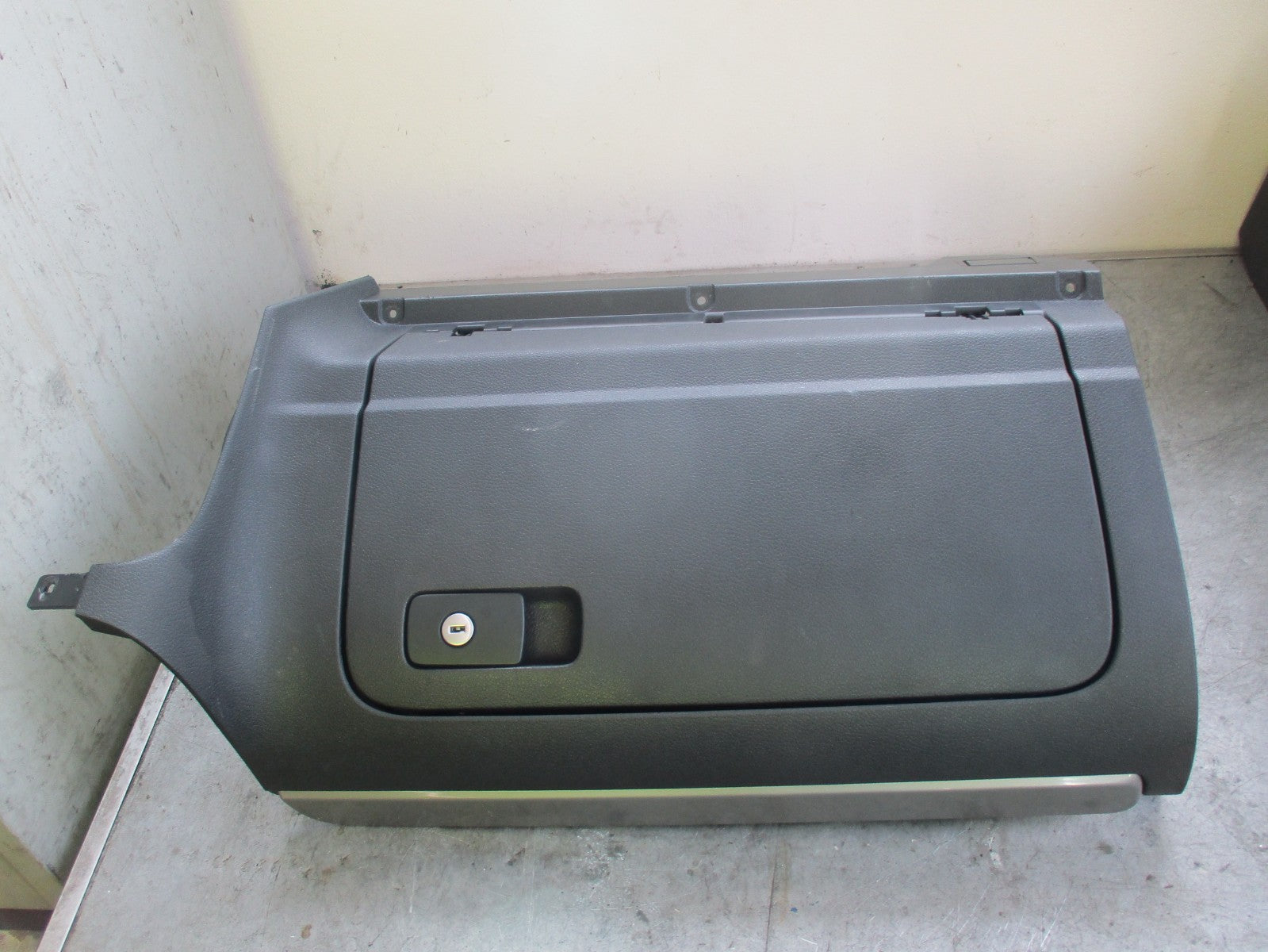 VOLKSWAGEN GOLF 5K MK6 GLOVE BOX STORAGE COMPARTMENT 1K2857114