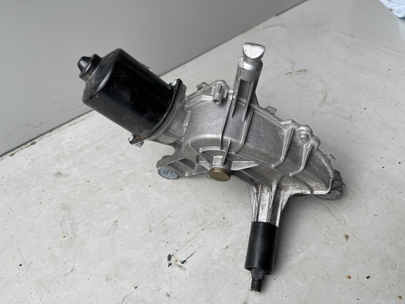 2013 CITROEN C4 PICASSO  FRONT WINDSCREEN WIPER MOTOR 9687622280