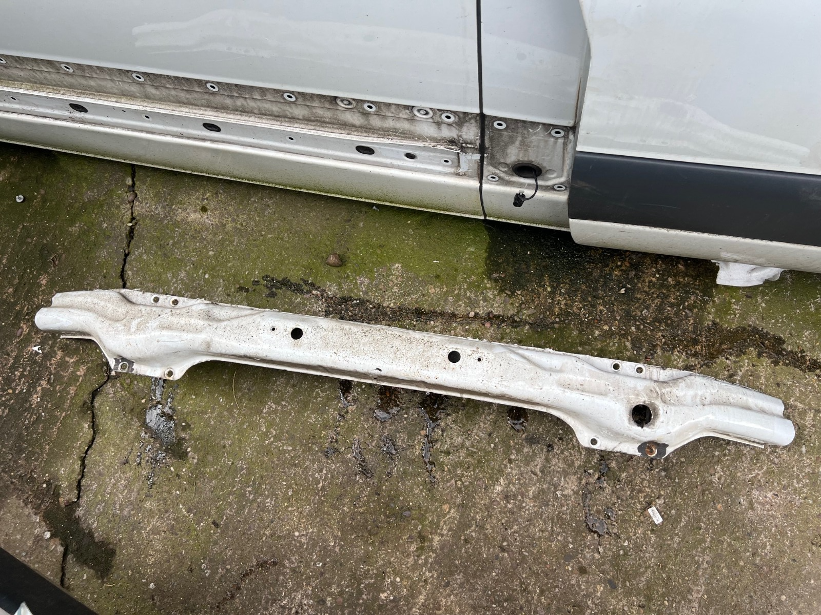 2018 MERCEDES BENZ SPRINTER W907 FRONT CRASH REINFORCEMENT BUMPER BAR