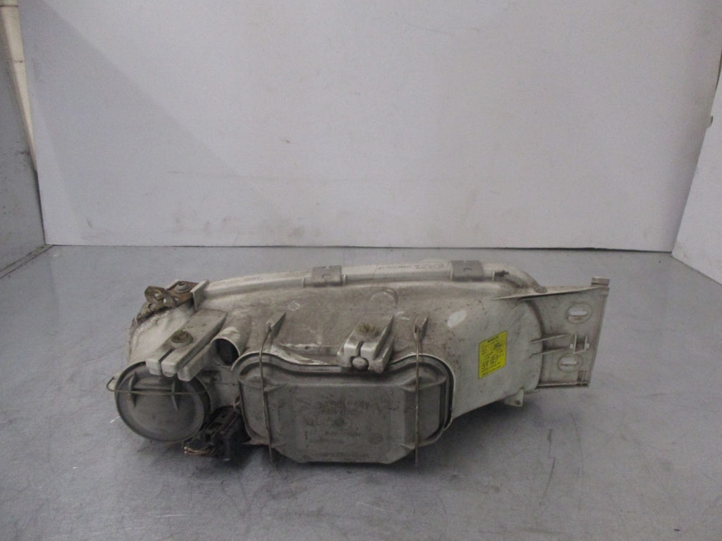 FORD FIESTA MK5 PRE FACELIFT NSF PASSENGER SIDE FRONT HEADLIGHT  0301049601