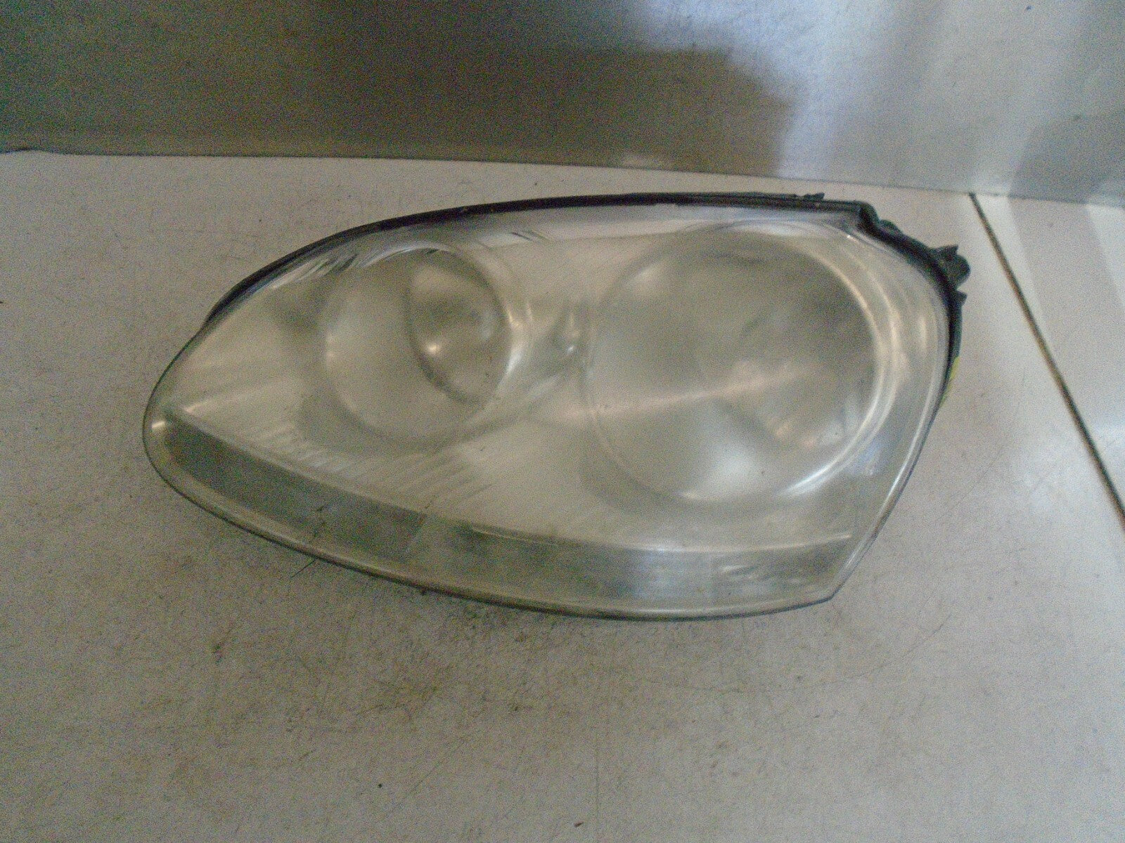 VOLKSWAGEN GOLF MK5 2005 NS FRONT PASSENGER SIDE HEADLIGHT 1K6941005Q