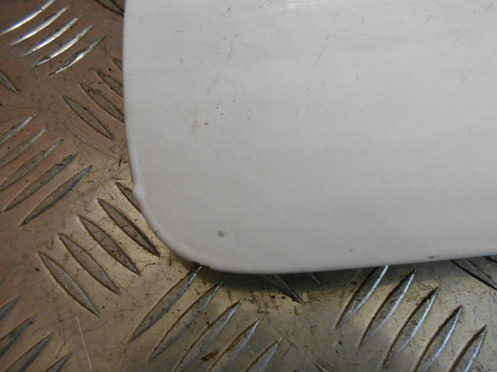 AUDI A3 8L MK1 S3 2000 PETROL FUEL FILLER FLAP COVER WHITE