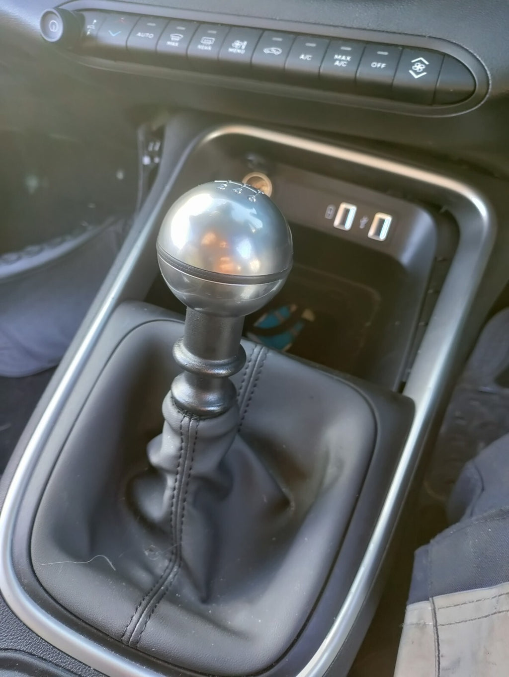 2024 JEEP AVENGER 1.2 PETROL 6 SPEED GEAR STICK LEVER