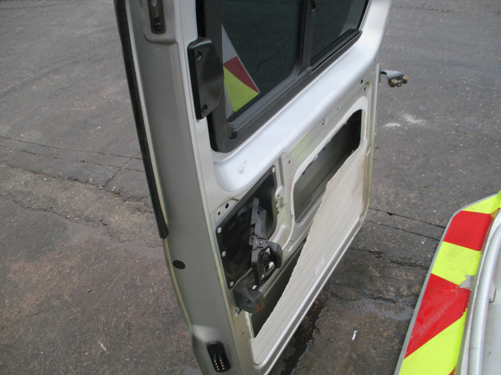 PEUGEOT EXPERT MK2 2007-16 OS DRIVER SIDE SLIDING DOOR SILVER
