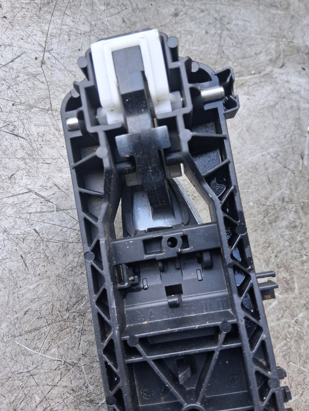 2015 MERCEDES C CLASS W204 DOOR HANDLE A2047670000