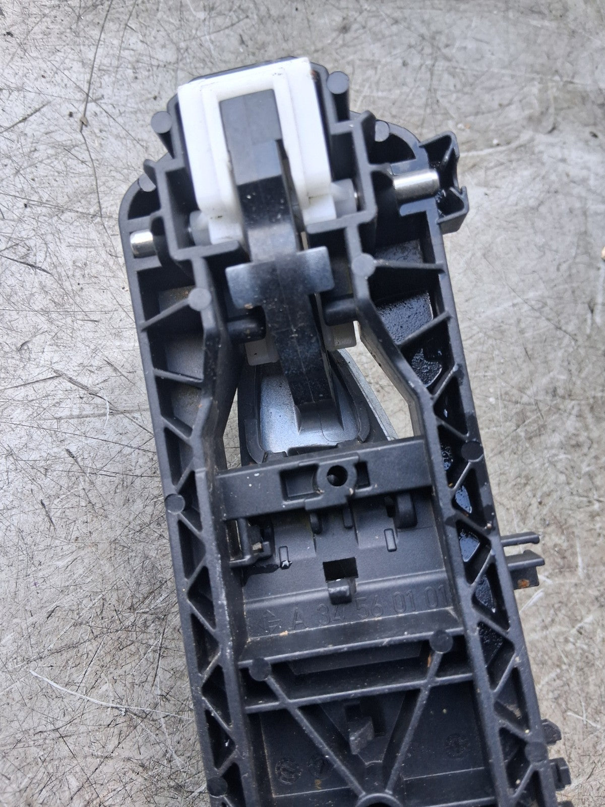 2015 MERCEDES C CLASS W204 DOOR HANDLE A2047670000