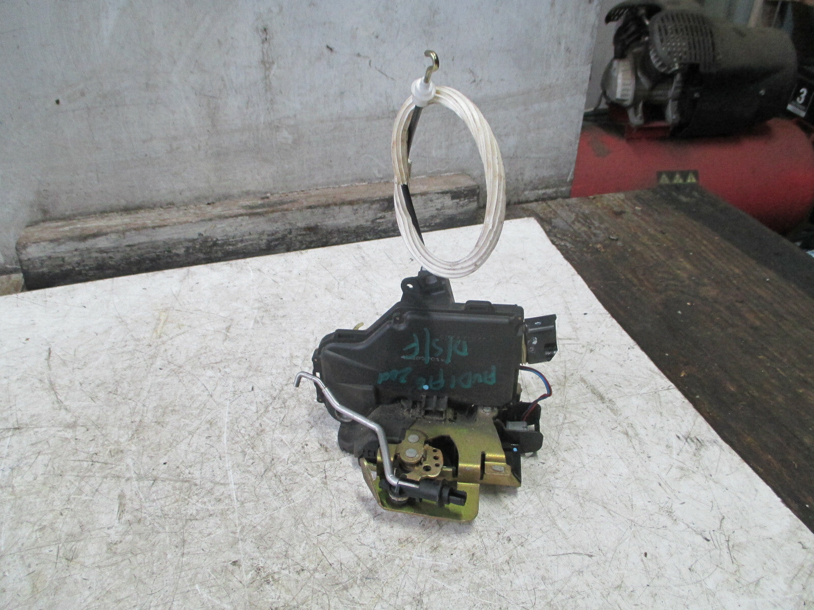 AUDI A6 2001 OSR DRIVER SIDE REAR DOOR LOCK MECHANISM