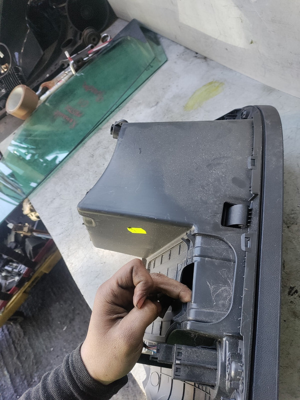 VAUXHALL CORSA E 2018 NS PASSENGER SIDE STORAGE COMPARTMENT GLOVEBOX