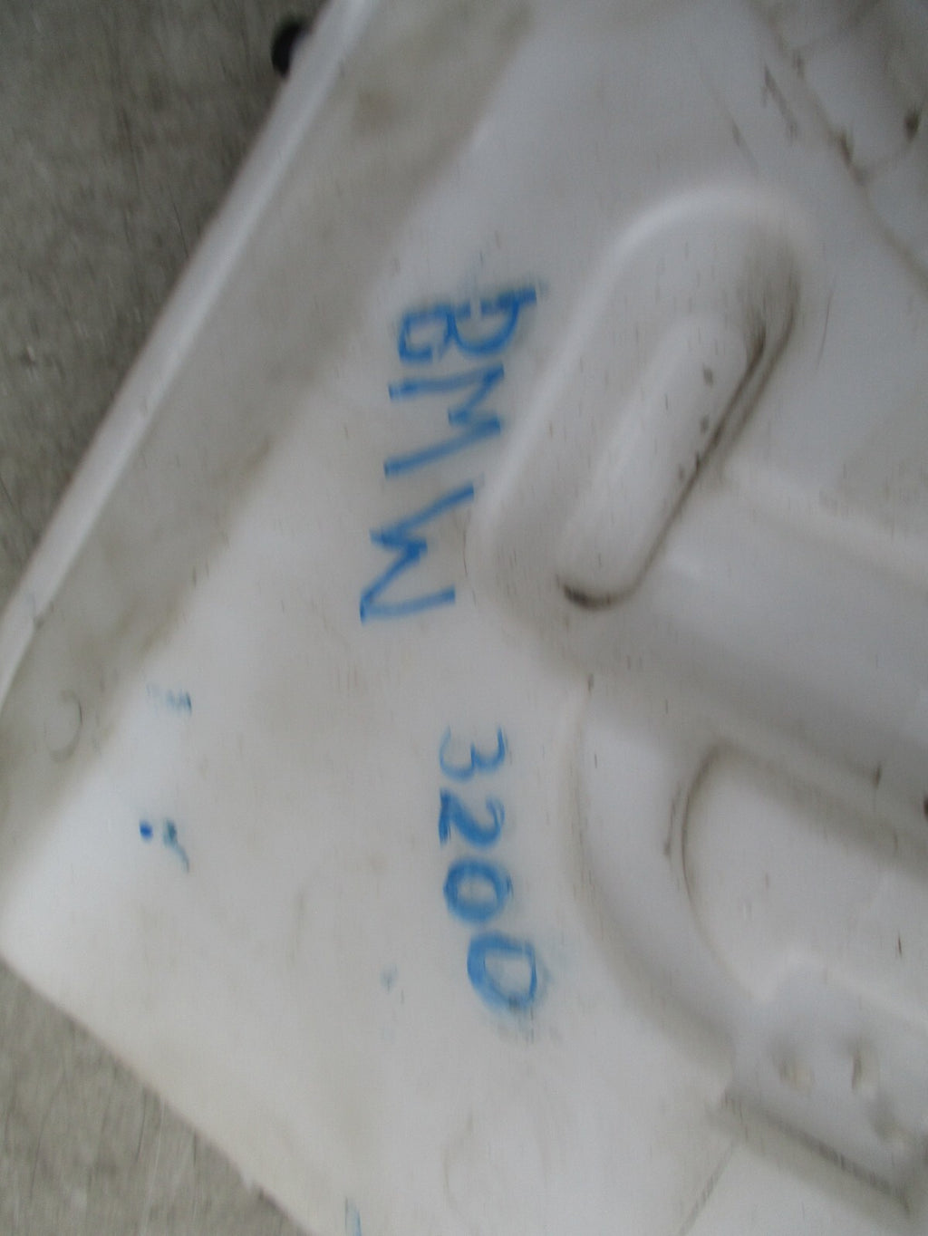 BMW 3200 WASHER BOTTLE 105435-12