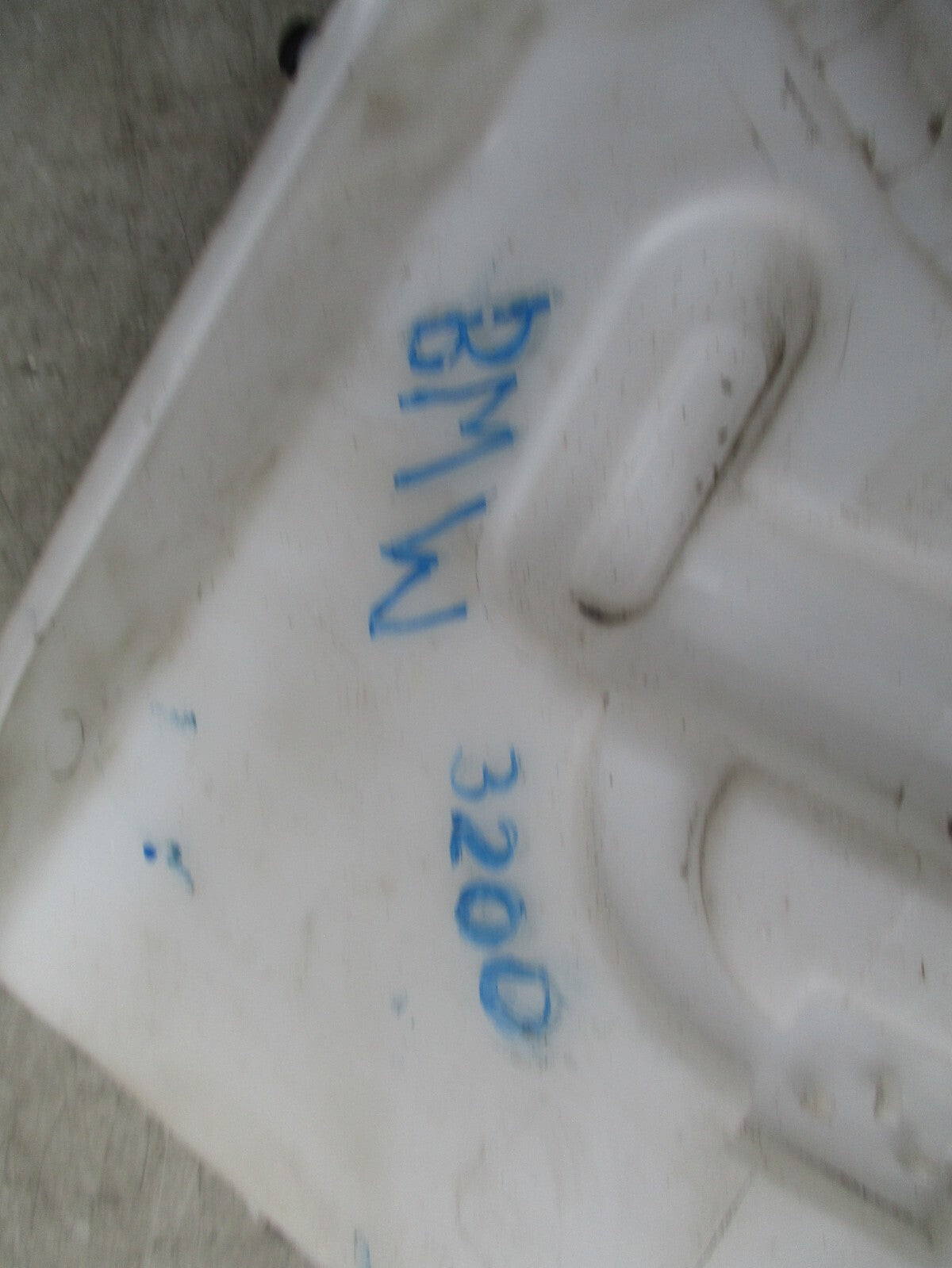 BMW 3200 WASHER BOTTLE 105435-12