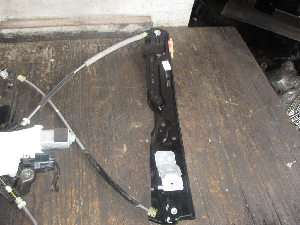 JAGUAR XE 2017 DRIVER SIDE FRONT WINDOW REGULATOR AND MOTOR  GX7323200AF