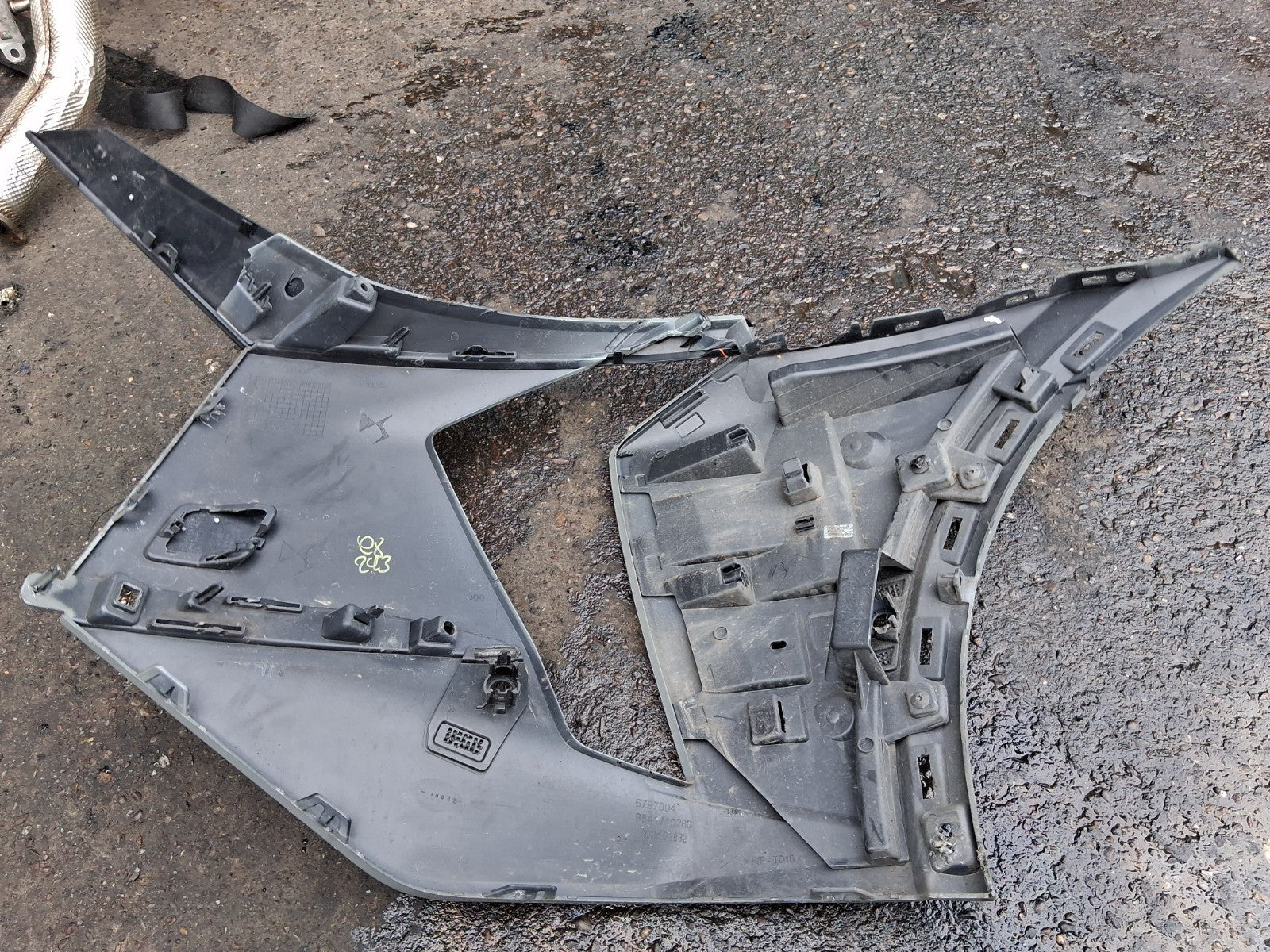 2024 DS AUTOMOBILES DS 7  OSF DRIVER SIDE FRONT BUMPER CORNER 9841686880