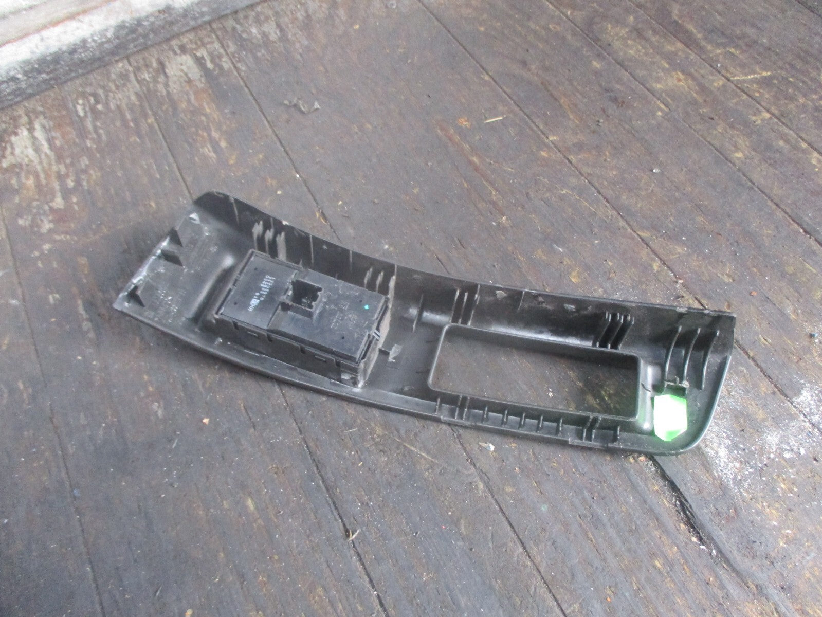VAUXHALL MERIVA B 2011 OSF DRIVER SIDE FRONT WINDOW SWITCH 13305978