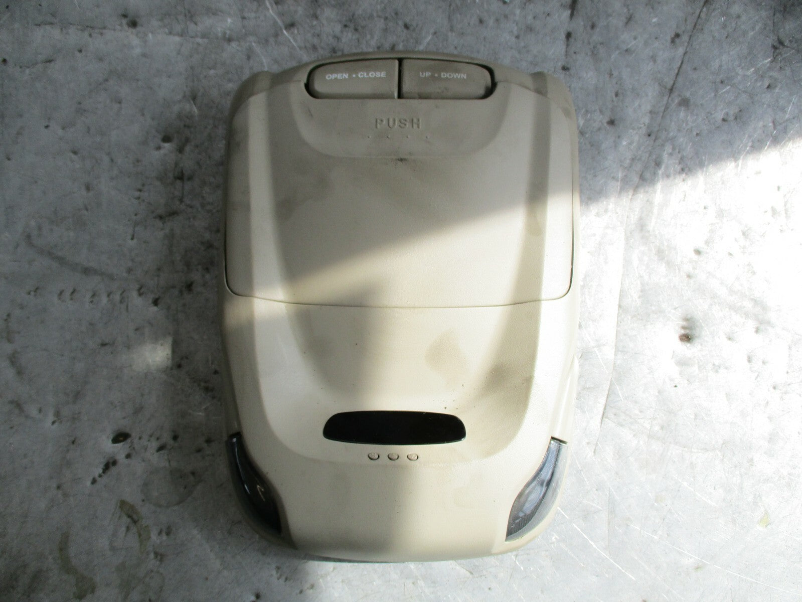 HYUNDAI SANTA FE MK1 INTERIOR ROOF LIGHT & SUNGLASSES HOLDER 9280026000