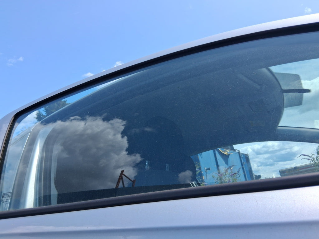2017 VAUXHALL CORSA E 3 DOOR OS DRIVER SIDE RIGHT WINDOW GLASS