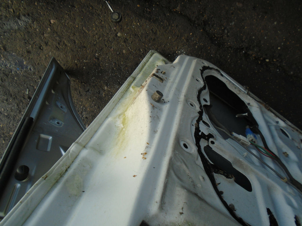 FORD RANGER 2002 OSR DRIVER SIDE REAR COMPLETE DOOR WHITE