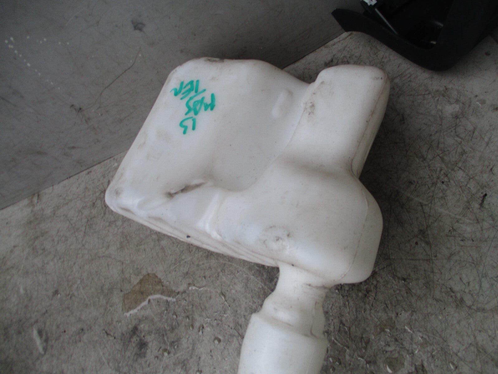 2013 RENAULT MASTER MK3 WINDSCREEN WASHER WATER BOTTLE RESERVOIR 289101394R