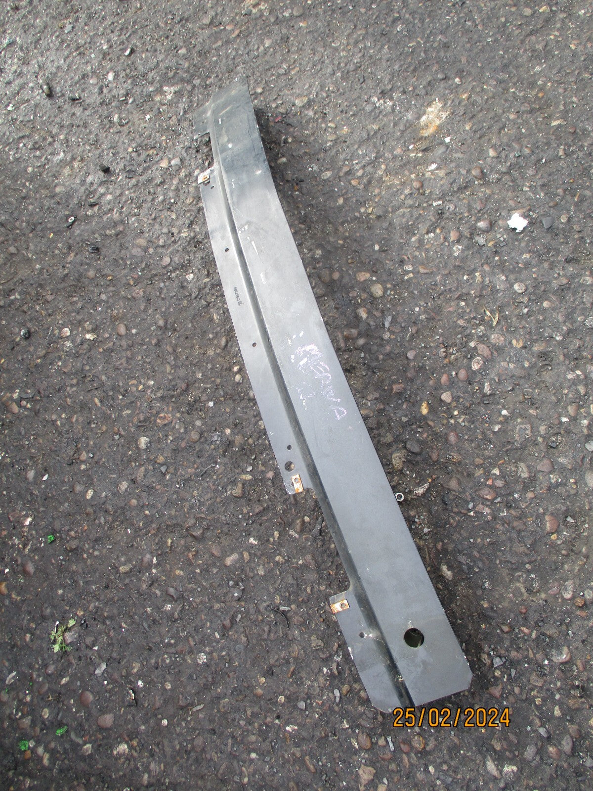 VAUXHALL MERIVA B 2010 FRONT BUMPER CRASH REINFORCEMENT BAR BLACK