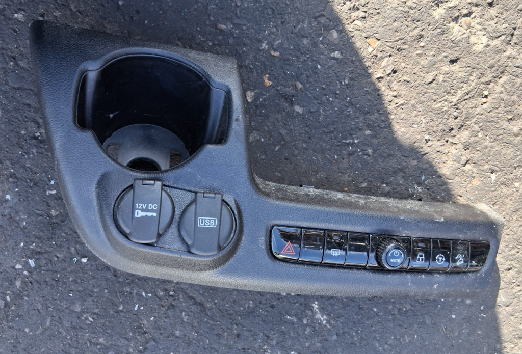 2024 FIAT DUCATO MK3 FACELIFT HAZARD SWITCH USB SOCKET PANEL 07357419930